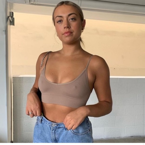 New Cozy Seamless Bralette - Picture 2 of 7